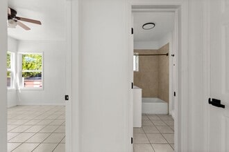 1 BED 1 BATH IN LOS ANGELES!!! in Los Angeles, CA - Foto de edificio - Interior Photo