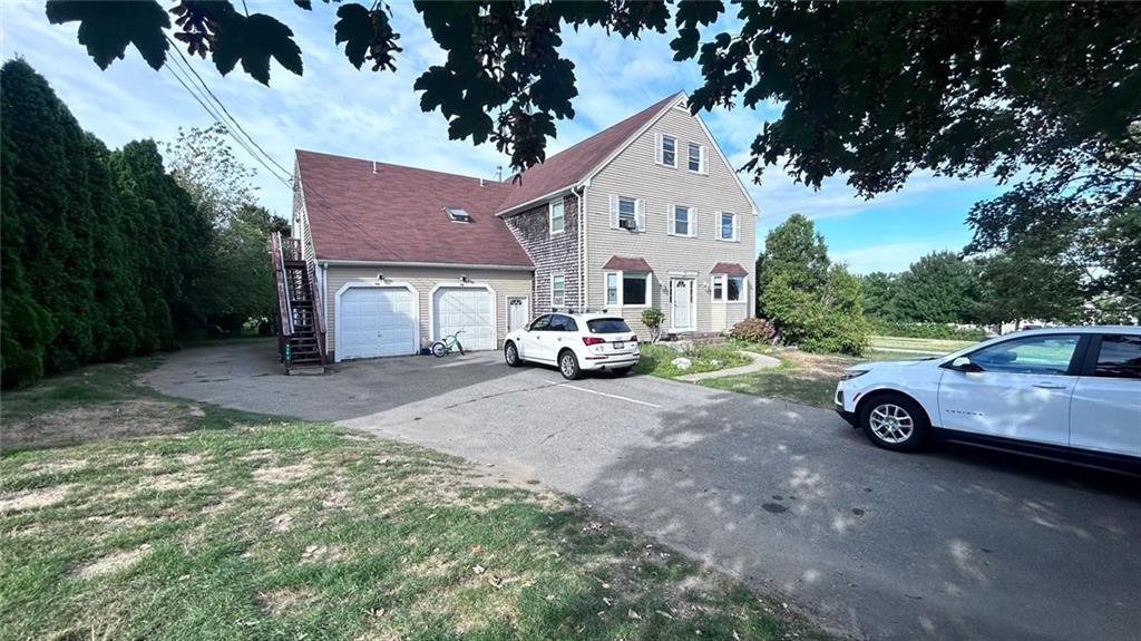 78 President Ave in Portsmouth, RI - Building Photo