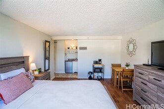 444 Niu St in Honolulu, HI - Building Photo - Building Photo
