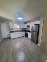 3300 S 7th St, Unit B in Fort Pierce, FL - Building Photo - Building Photo