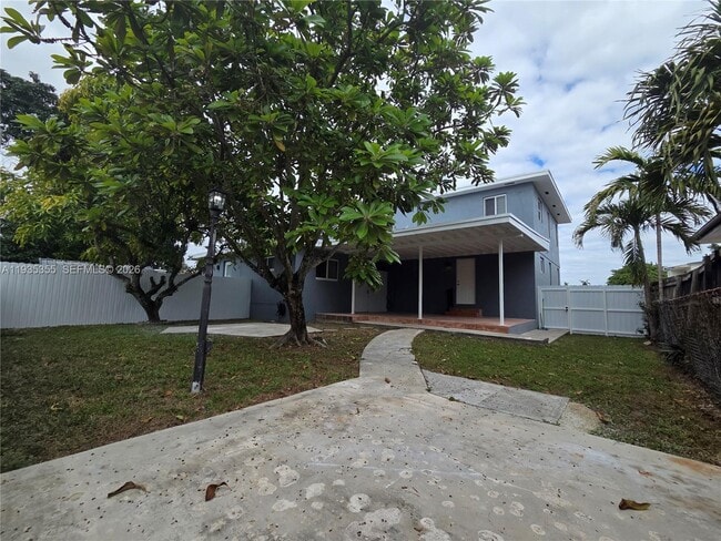 6240 SW 21st St in Miami, FL - Building Photo - Building Photo