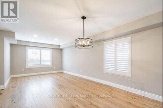 39 Robb Ln in Clarington, ON - Building Photo - Building Photo