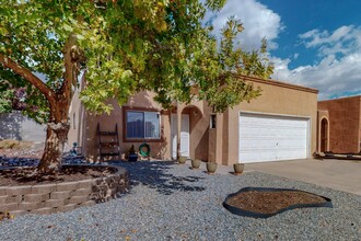 6921 Cleghorn Rd NW in Albuquerque, NM - Foto de edificio - Building Photo