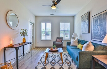 Avion Point in Charlotte, NC - Foto de edificio - Building Photo