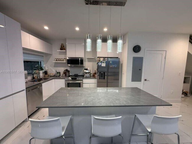 20018 SW 122nd Ave in Miami, FL - Building Photo - Building Photo