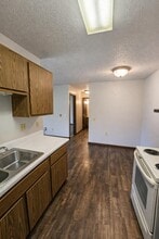 551 Lakeview Rd in Heron Lake, MN - Foto de edificio - Building Photo