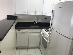 922 24th St NW, Unit 205c in Washington, DC - Foto de edificio - Building Photo