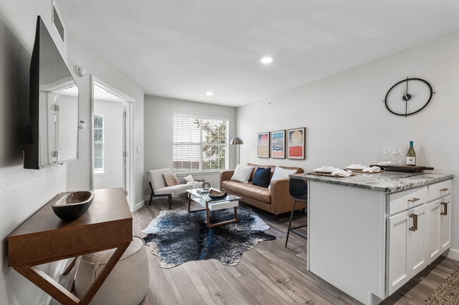 TRELLIS NORTH DALLAS Apartments in Dallas, TX - Foto de edificio - Interior Photo