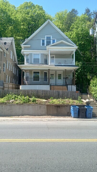 367 Watertown Ave in Waterbury, CT - Building Photo