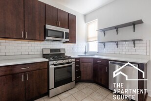 4736 W Armitage Ave, Unit 2 in Chicago, IL - Building Photo