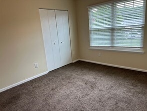 226 London Ct in Egg Harbor Township, NJ - Building Photo - Building Photo