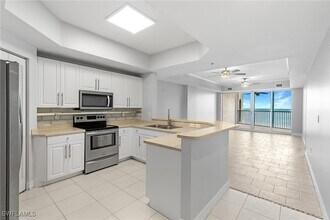 2797 First St, Unit 1405 in Ft. Myers, FL - Building Photo - Building Photo