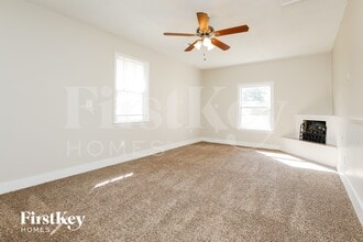 303 Longstreet St in Summerville, SC - Foto de edificio - Building Photo