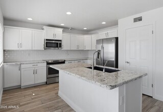 5201 E Fellars Dr in Scottsdale, AZ - Building Photo - Building Photo