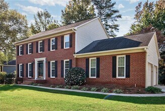 1570 Greyfield Trce in Snellville, GA - Building Photo - Building Photo
