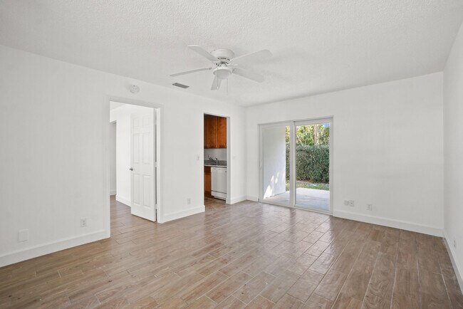 12054 Ellison Wilson Rd in North Palm Beach, FL - Building Photo - Building Photo