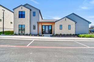 1601 Mustang Dr in Marble Falls, TX - Building Photo
