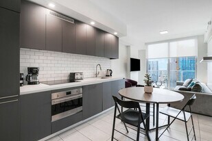 227 NE 2nd St in Miami, FL - Building Photo