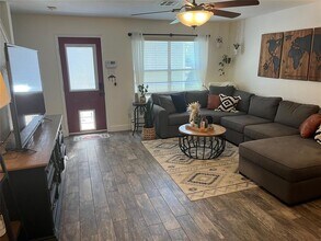 2303 Melissa Oaks Ln in Austin, TX - Building Photo - Building Photo