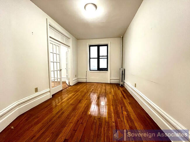 75 Cabrini Blvd in New York, NY - Building Photo - Building Photo