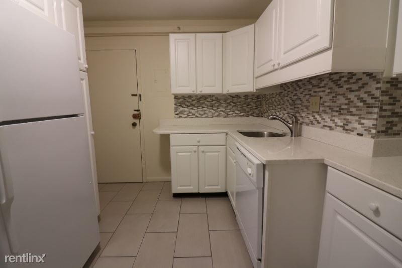 103 Monmouth St in Brookline, MA - Building Photo
