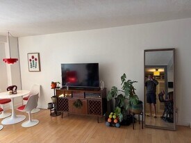 127 Pinckney St, Unit 319 in Boston, MA - Building Photo