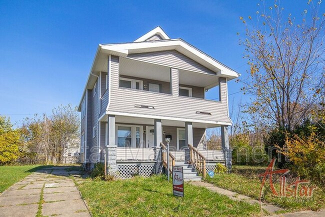 10103 Lamontier Ave in Cleveland, OH - Foto de edificio - Building Photo