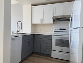 988 Franklin St, Unit PRP 1206 in Oakland, CA - Foto de edificio - Building Photo