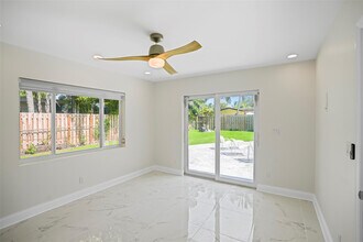 2116 SE 18th St in Fort Lauderdale, FL - Building Photo - Building Photo