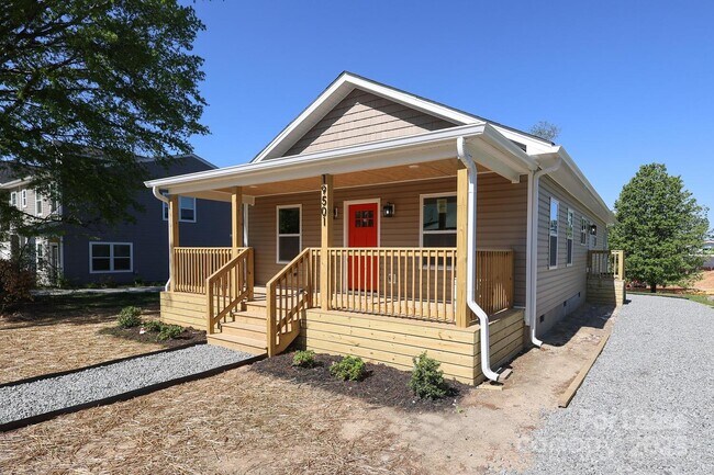 19501 S Hill St in Cornelius, NC - Building Photo - Building Photo