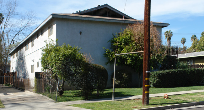 111 Oak Ave in Pasadena, CA - Building Photo - Building Photo