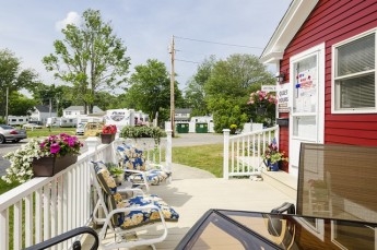 Flagg's RV Resort in York, ME - Foto de edificio - Building Photo