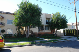 618 E Maple St Apartments