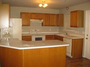 1013 Cedarcrest St in Norman, OK - Building Photo - Building Photo