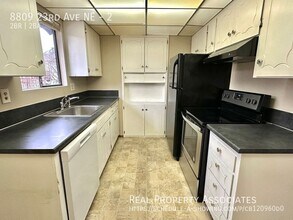 8809 23rd Ave NE in Seattle, WA - Building Photo - Building Photo