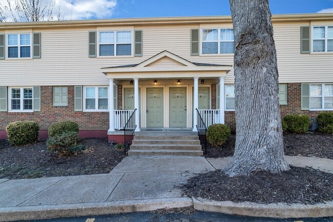 property at 1607 E Swan Cir