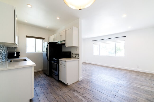 property at 319 Heliotrope Dr