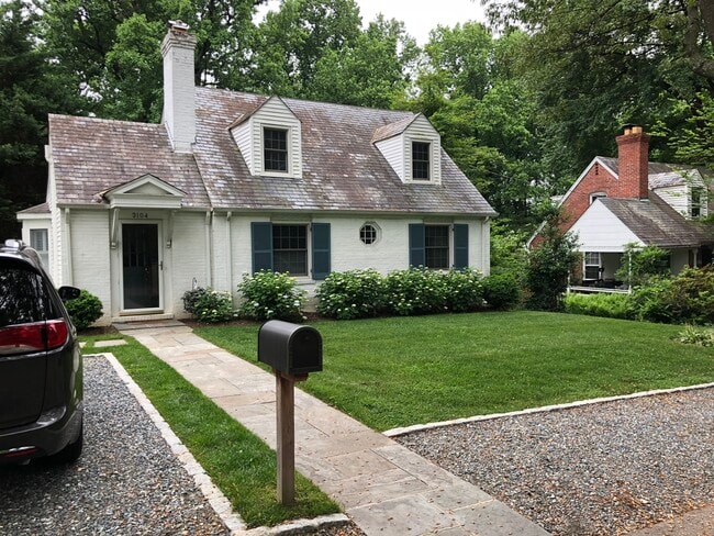 property at 3104 Lee St