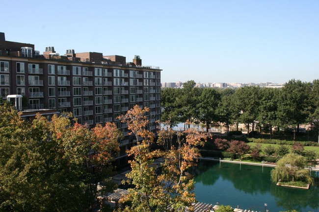 510 N St SW in Washington, DC - Foto de edificio - Building Photo