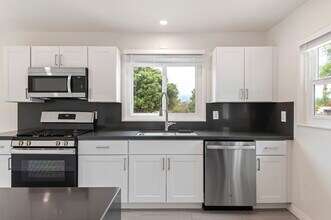 3594 La Entrada in Santa Barbara, CA - Building Photo - Building Photo