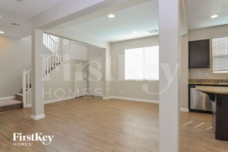 129 Country River Ave in Henderson, NV - Building Photo - Building Photo