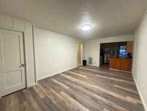 2408 S Woodward Ave, Unit 2408 in Oklahoma City, OK - Foto de edificio - Building Photo