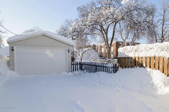 301 15th Ave SW in Rochester, MN - Building Photo - Building Photo