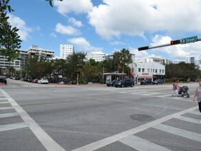1150-1160 8th St in Miami Beach, FL - Foto de edificio - Building Photo