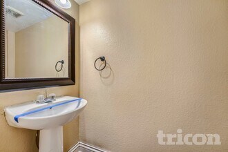 19714 E Harvard Dr in Aurora, CO - Building Photo - Building Photo