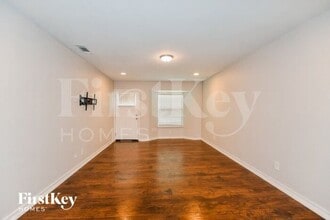1718 Whiteoak Dr in Garland, TX - Building Photo - Building Photo