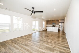 9350 W Happy Day Dr in Meridian, ID - Building Photo - Building Photo