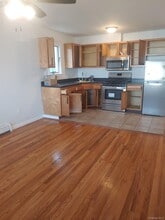 81-12 Commonwealth Blvd in Queens, NY - Building Photo - Building Photo