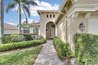 7121 Maidstone Dr in Port St. Lucie, FL - Building Photo - Building Photo