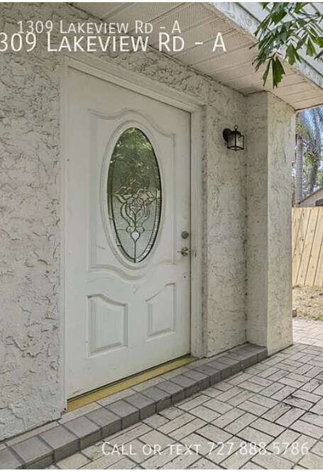 1309 Lakeview Rd in Clearwater, FL - Building Photo